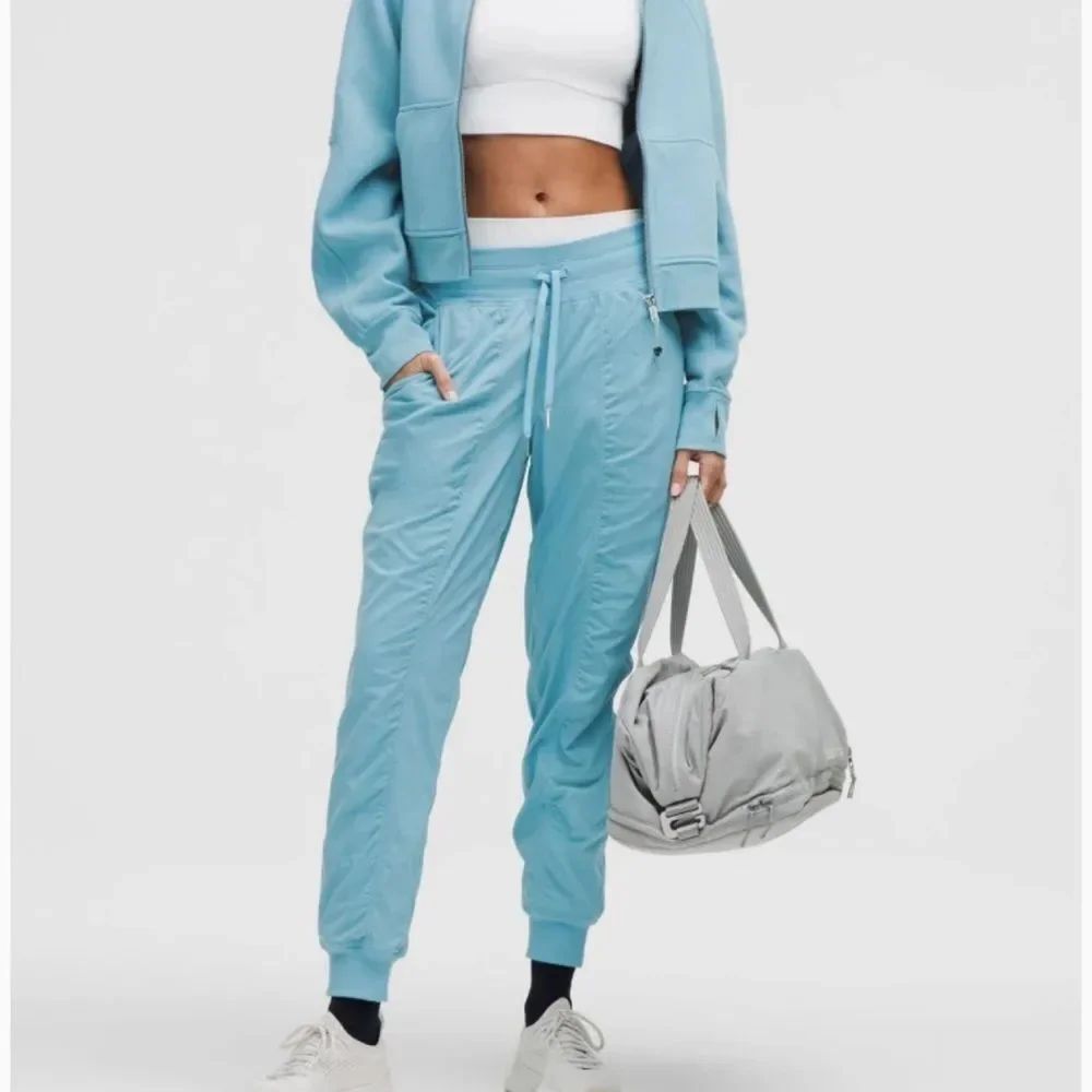 Lululemon Dance Studio Mid-Rise Jogger Full Length
Washed Blue